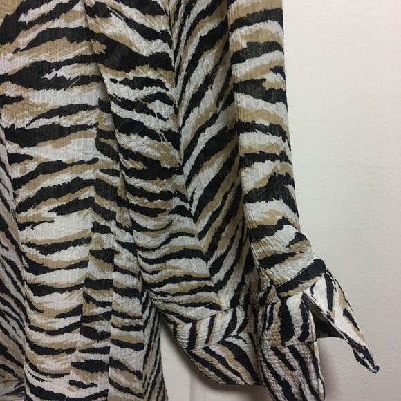 Alfred Dunner women's Blouse size 10 Animal Print - Picture 4 of 7